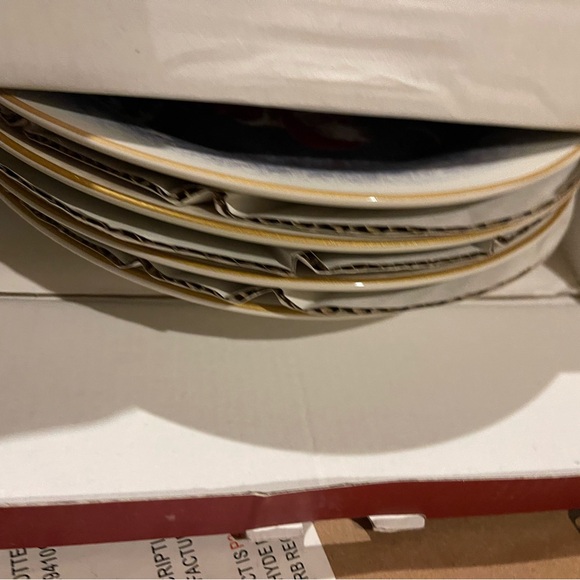 Pottery Barn Nostalgic Santa Winter Forrest Salad Plate Set of 4 - NIB - Picture 6 of 8